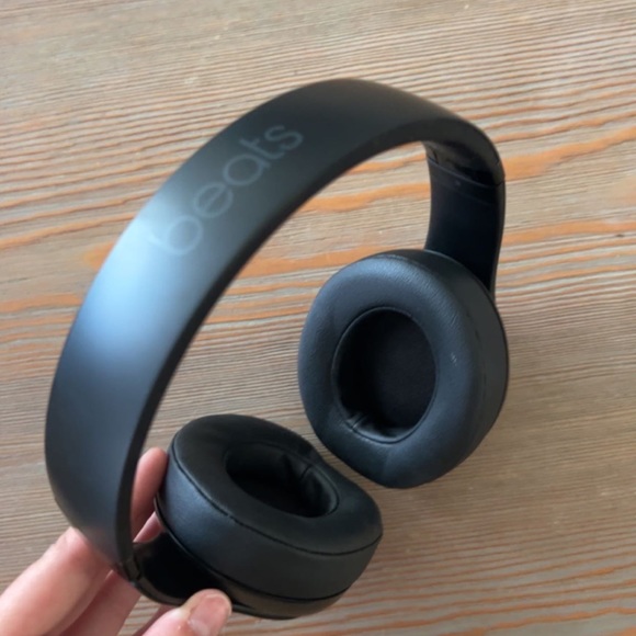 Only wore 2 times. In great condition like new.